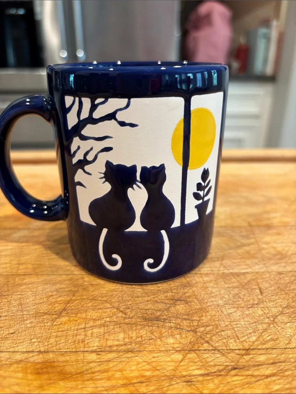 Waechtersbach from Spain Hand Painted 12 oz Mug -Navy Blue Cat sitting in Window